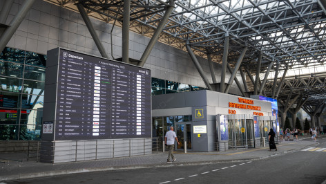 6 светодиодных экранов, аэропорт Уфы им. Мустая Карима