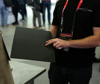 Новинка для креативных решений – гибкий светодиодный модуль с хабом Р2.5 мм