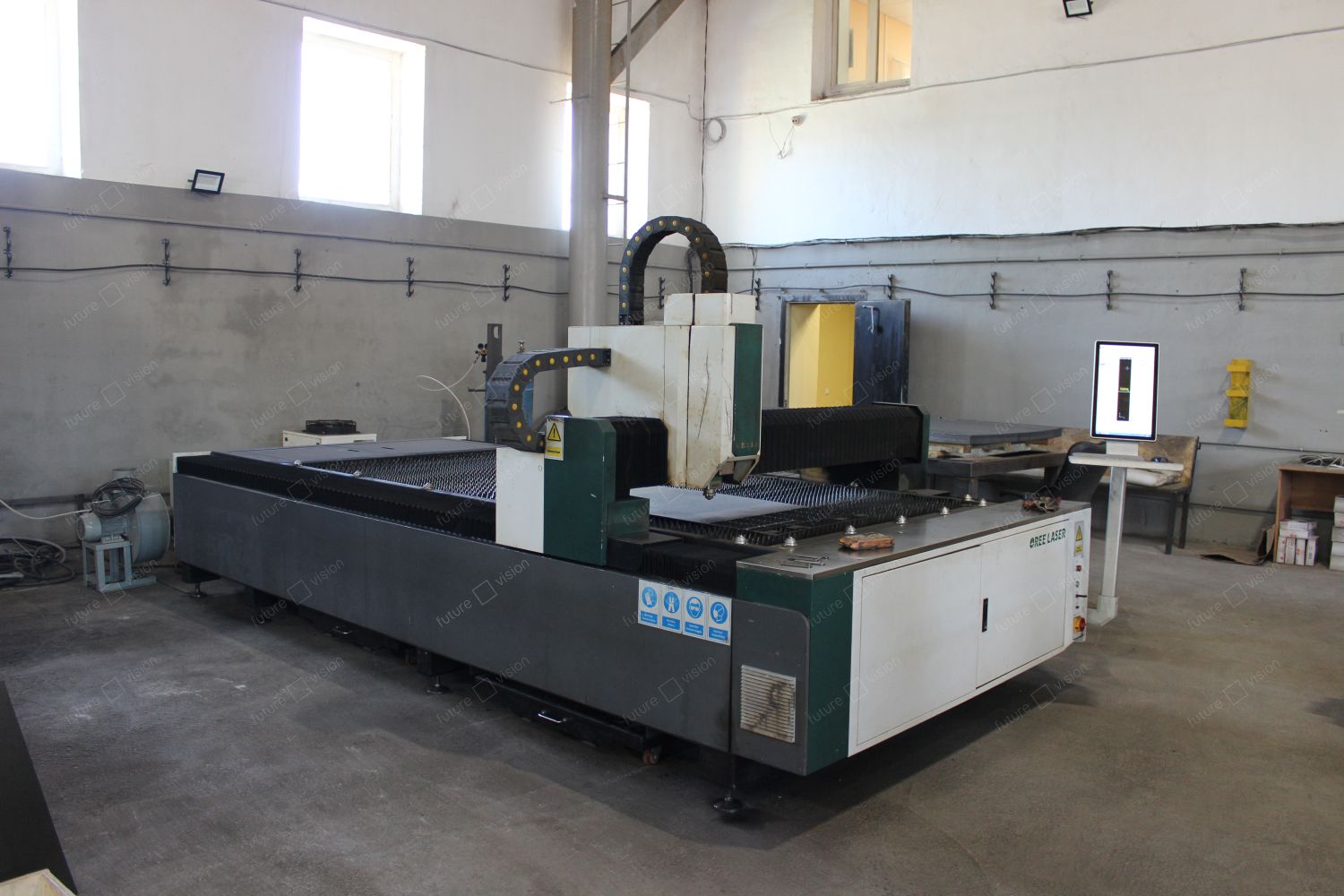 Станок лазерной резки листового металла