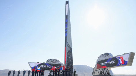 Нестандартные светодиодные экраны, стела «Город трудовой доблести»