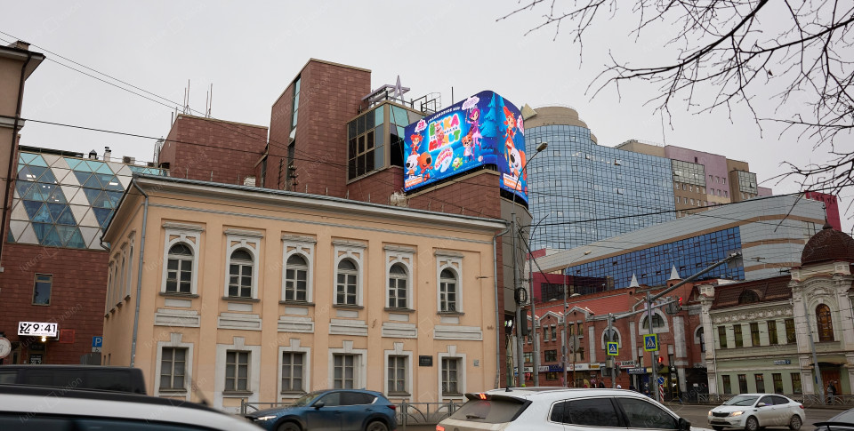 Светодиодный экран на центральной улице, Екатеринбург