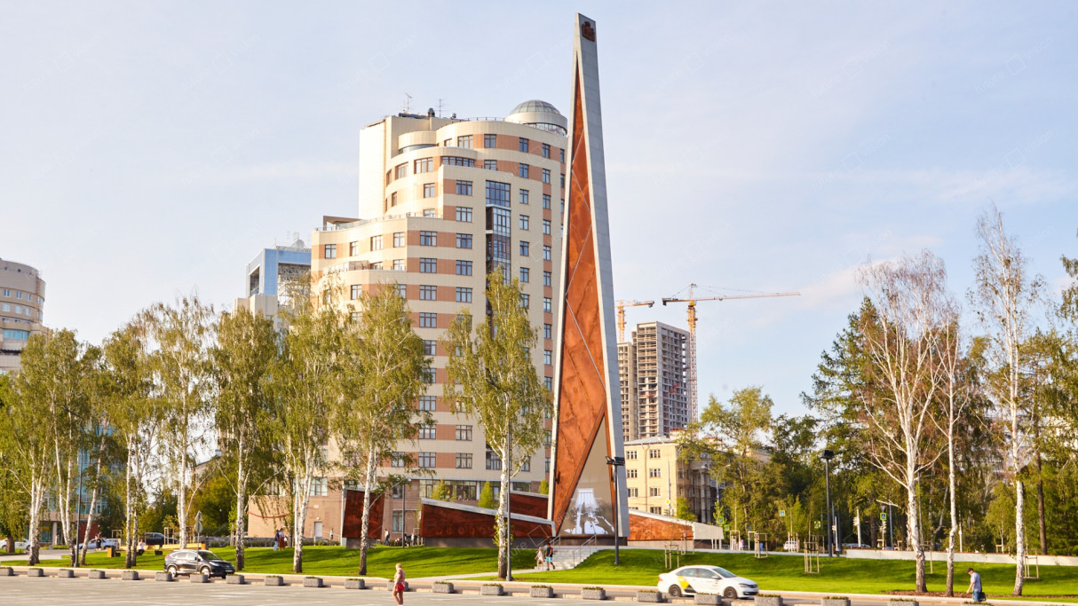 Стела город трудовой доблести