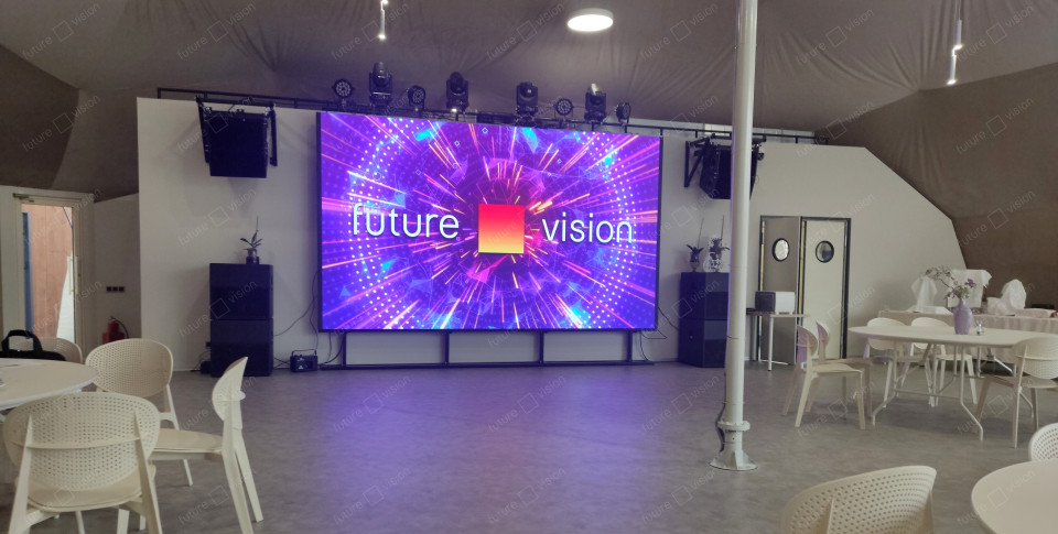 Светодиодный экран для отеля «Вудлэнд»